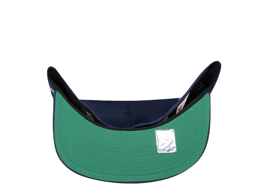 Mitchell & Ness Hartford Whalers 10 Years Vintage Edition Dynasty Fitted Cap