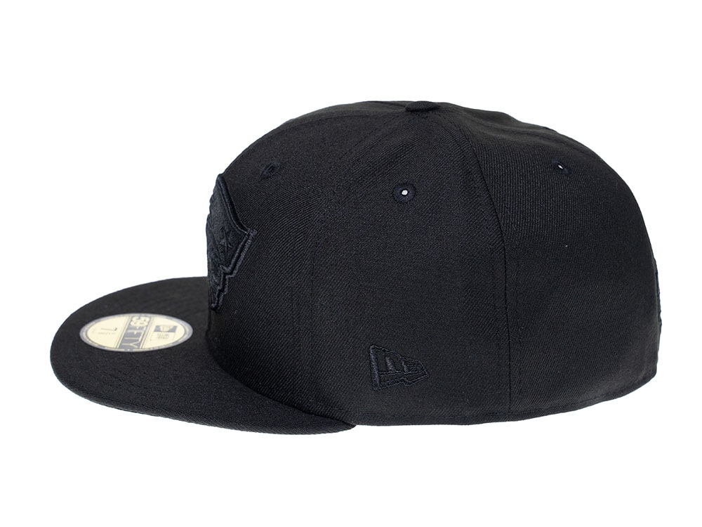 New Era New England Patriots Black on Black 59Fifty Fitted Cap