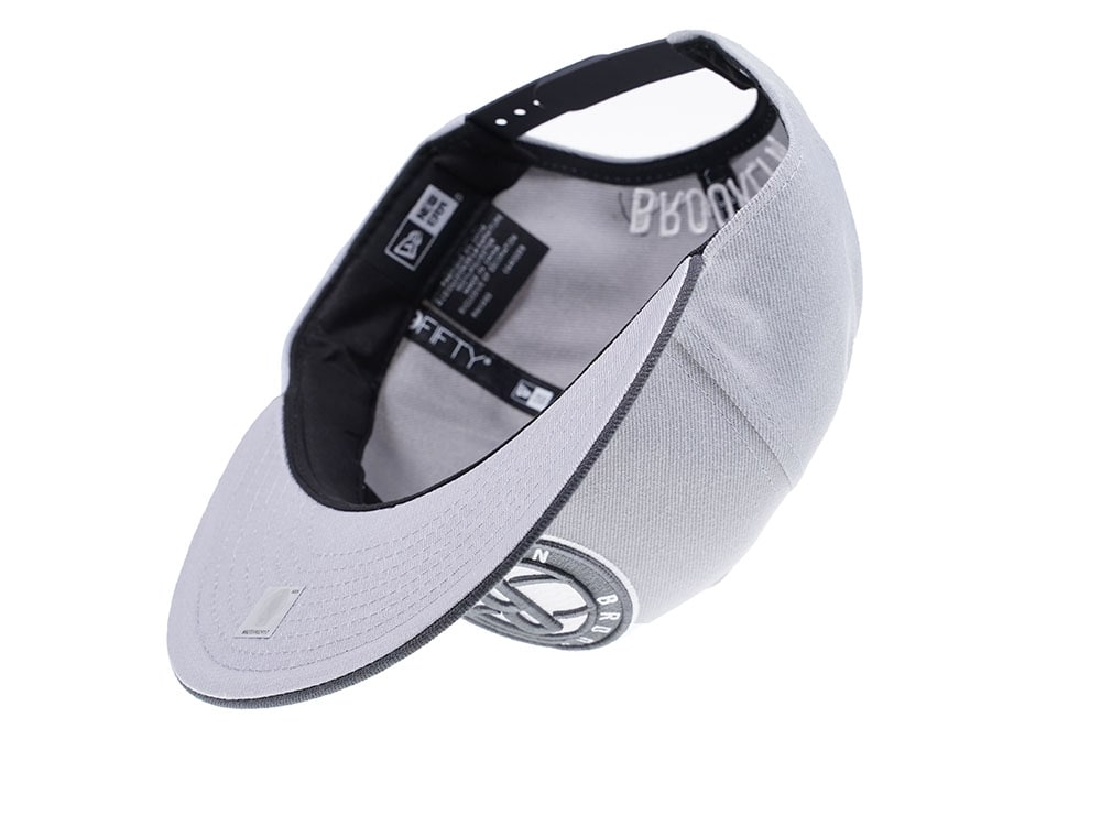 New Era Brooklyn Nets Graphite Heather Edition 9Fifty Snapback Cap