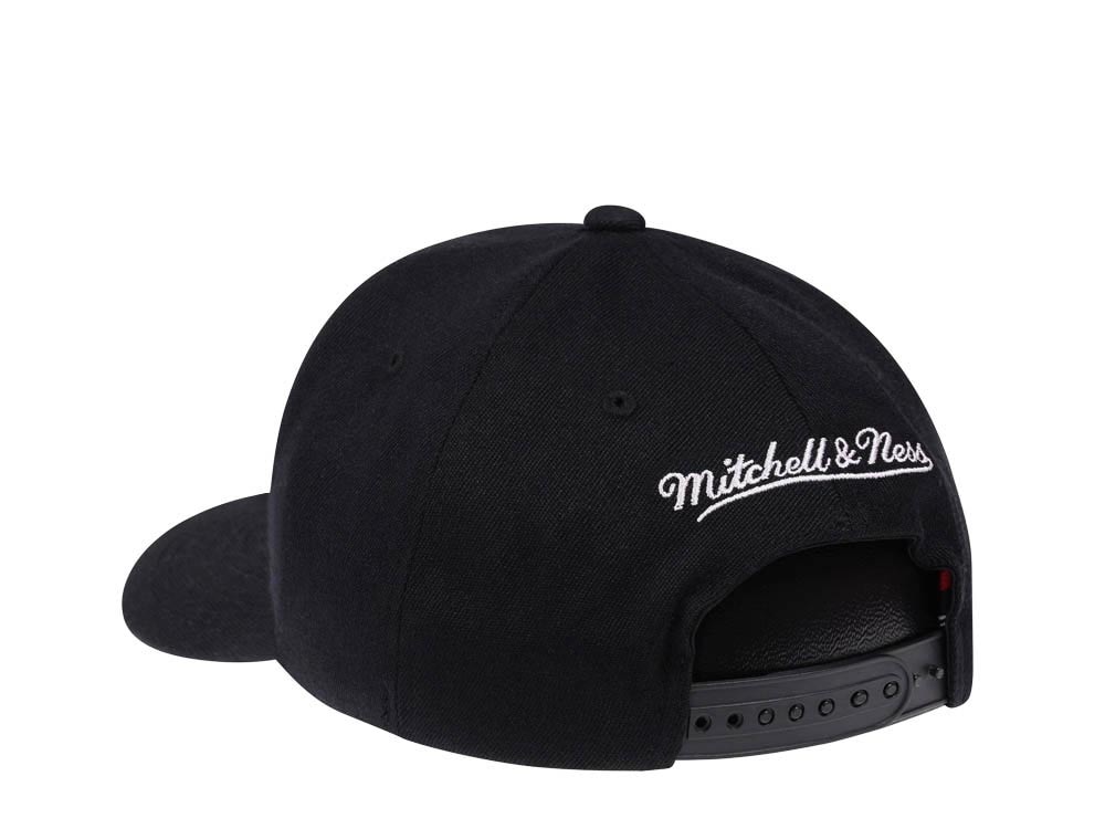 Mitchell & Ness Brooklyn Nets Team Ground Red Line Black Solid Flex Snapback Cap