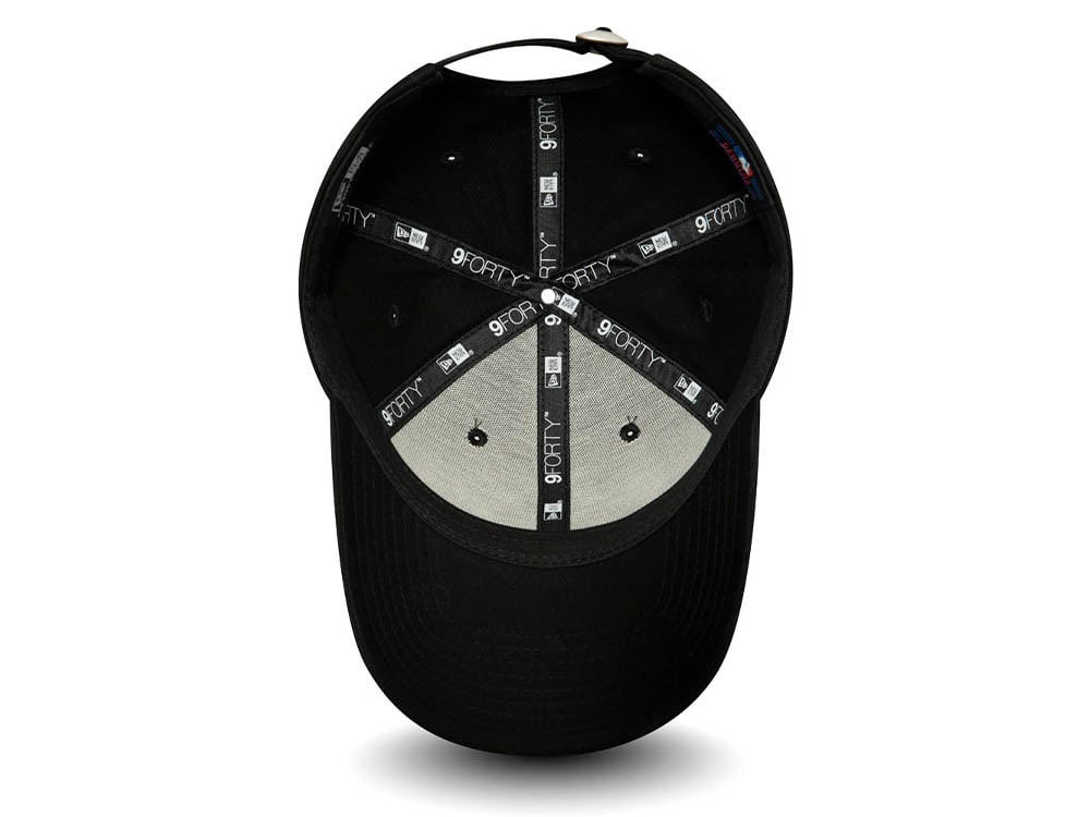 New Era New York Yankees Essential Black and Black Womens 9Forty Strapback Cap