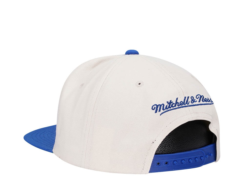Mitchell & Ness New York Islanders Vintage Off-White Snapback Cap