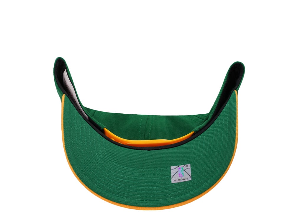 Mitchell & Ness Milwaukee Bucks Two Tone Pro Crown Fit Snapback Cap