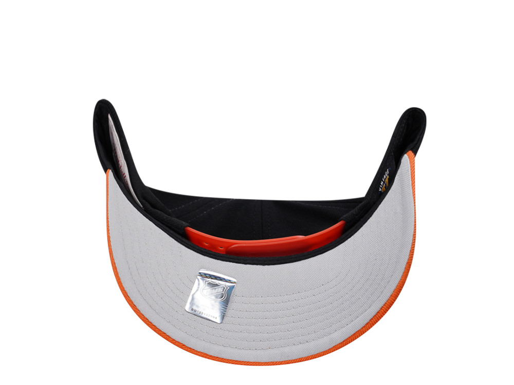 Mitchell & Ness Philadelphia Flyers Vintage Logo Pro Crown Fit Snapback Cap