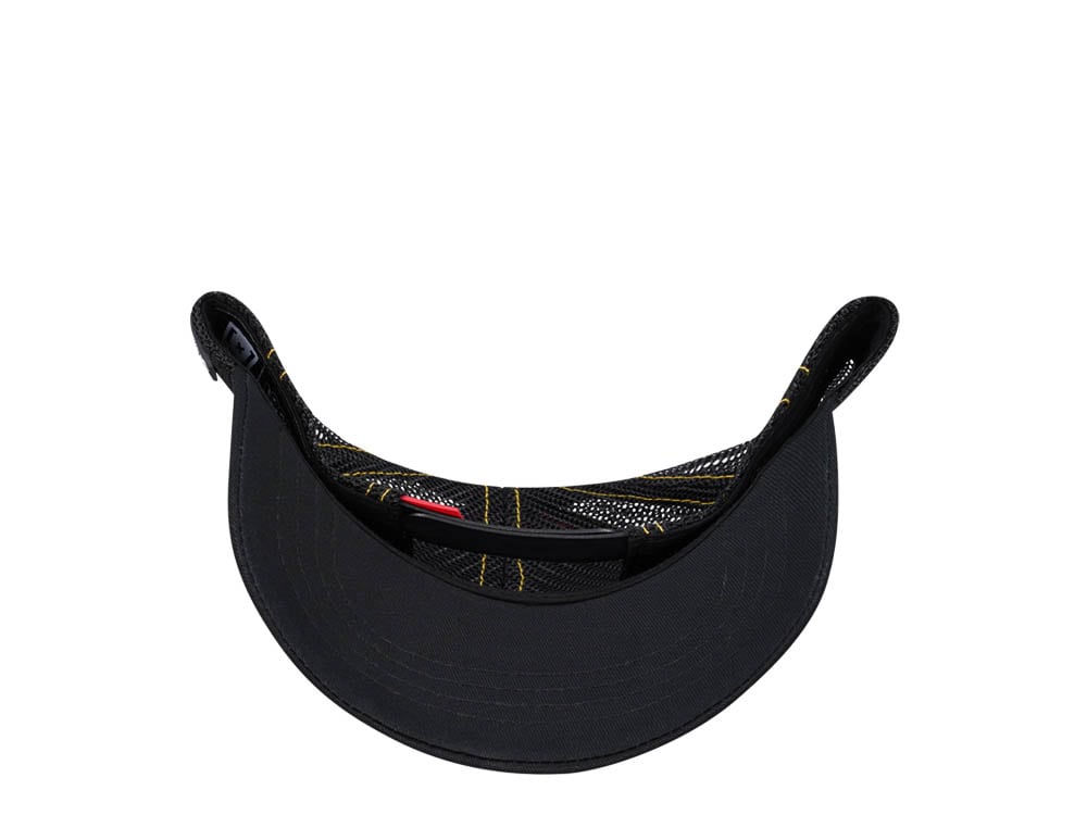 Capslab Looney Tunes Daffy Black Trucker Snapback Cap
