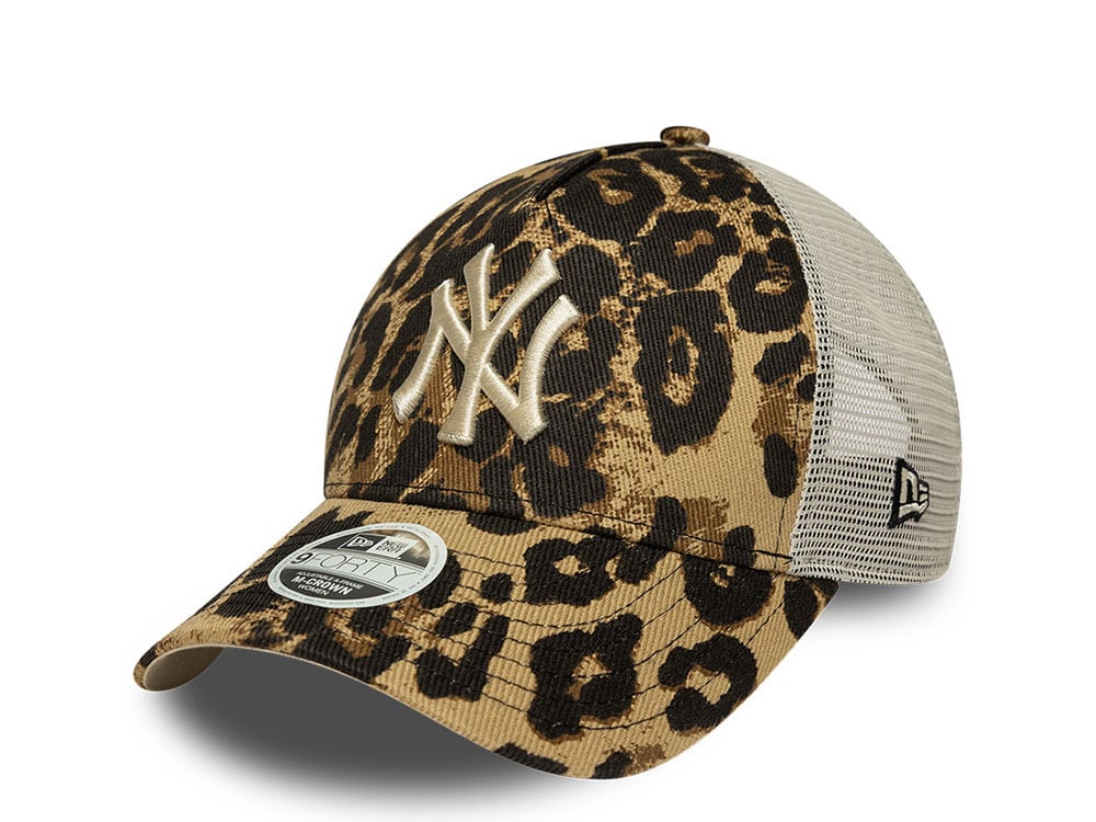 New Era New York Yankees Leopard Print M Crown 9Forty Womens A Frame Trucker Snapback Cap