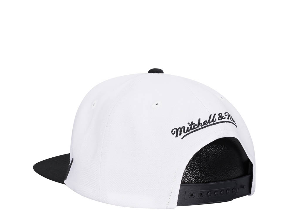 Mitchell & Ness Pittsburgh Penguins Vintage Sharktooth Snapback Cap