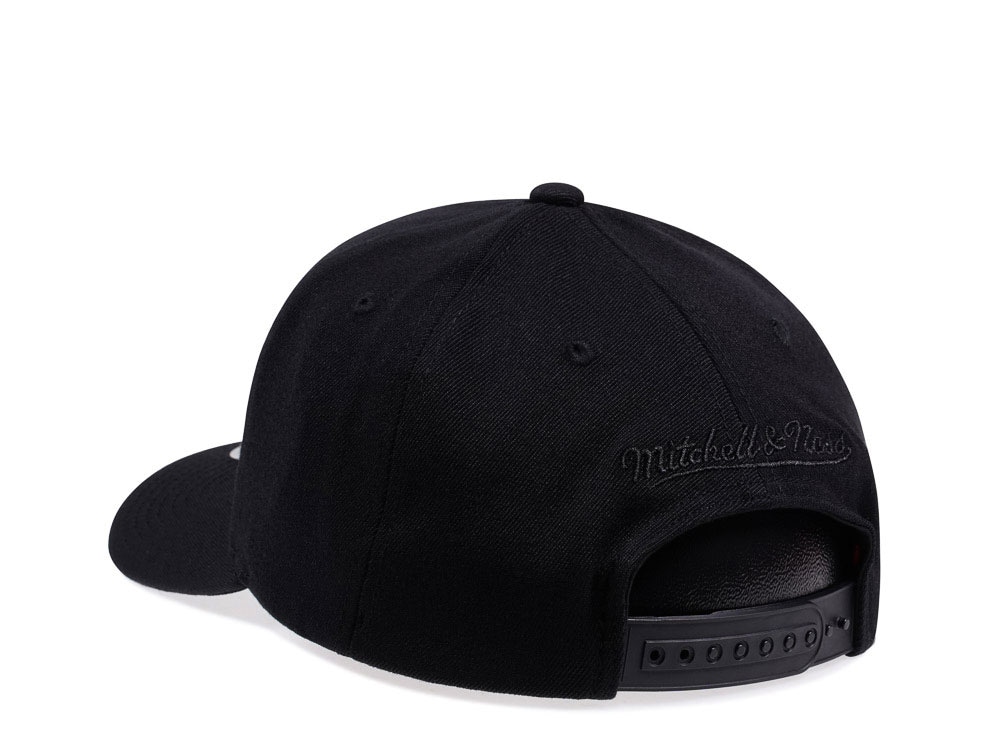 Mitchell & Ness Los Angeles Clippers Black Out Team Arch Red Line Flex Snapback Cap